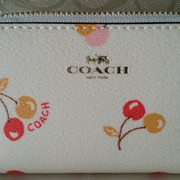 🍒COACH ZIP COIN CASE/CHERRY PRINT🍒🍒 - Picture 4 of 7